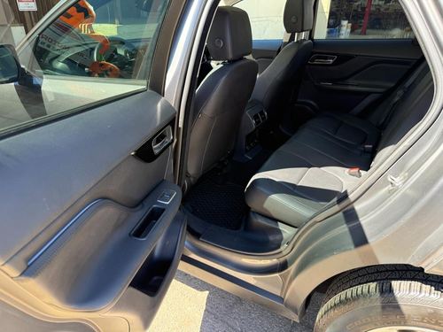 2018 Jaguar F-Pace 25t Premium — photo 28