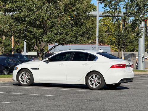 2017 Jaguar Xe 25T 25t Premium — photo 12