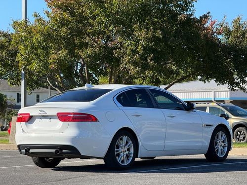 2017 Jaguar Xe 25T 25t Premium — photo 9