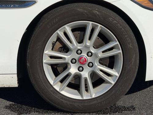 2017 Jaguar Xe 25T 25t Premium — photo 15