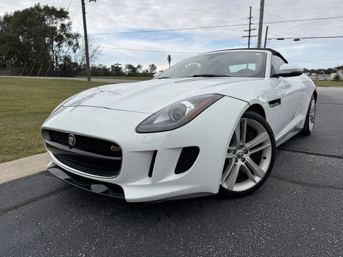 2014 Jaguar F-Type — photo 21