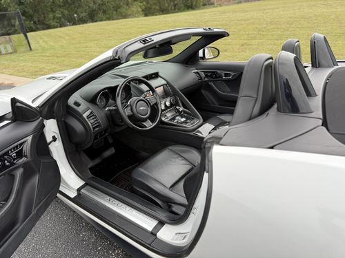 2014 Jaguar F-Type — photo 28