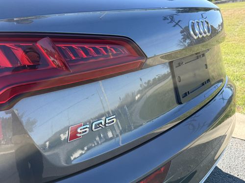 2018 Audi SQ5 3.0T Prestige — photo 13