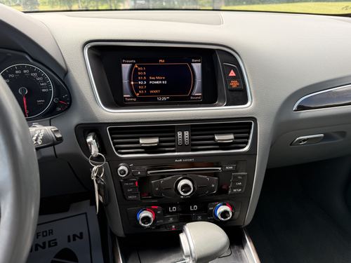 2014 Audi Q5 2.0T Premium, Hybrid Prestige, TDI Premium Plus — photo 22