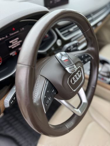 2017 Audi Q7 — photo 25
