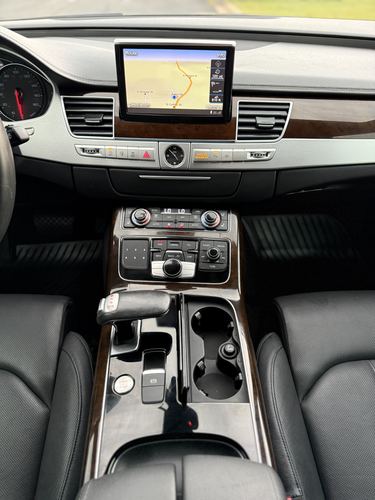 2014 Audi A8 — photo 36
