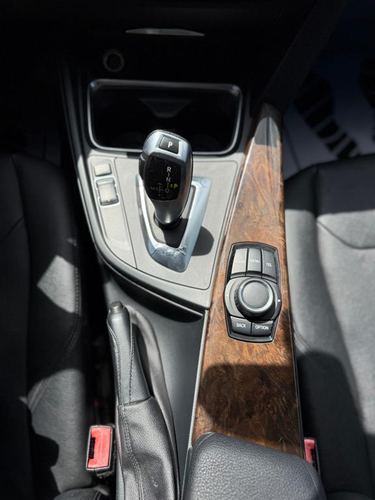 2015 BMW 320i — photo 19