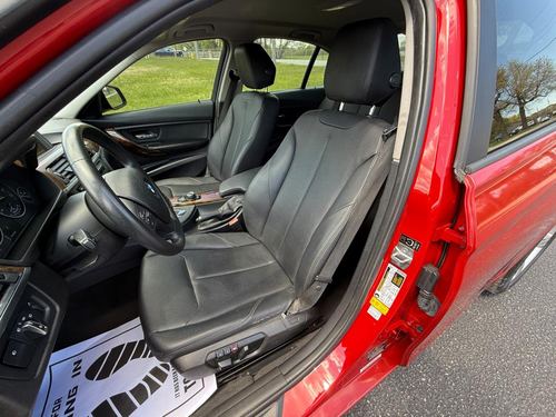 2015 BMW 320i — photo 22