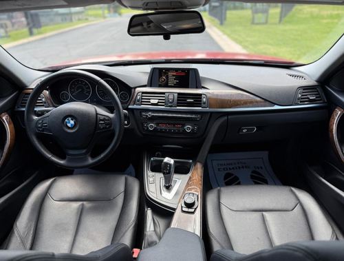 2015 BMW 320i — photo 25