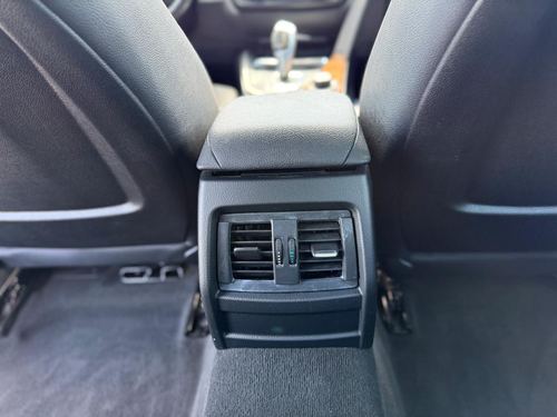 2015 BMW 320i — photo 27