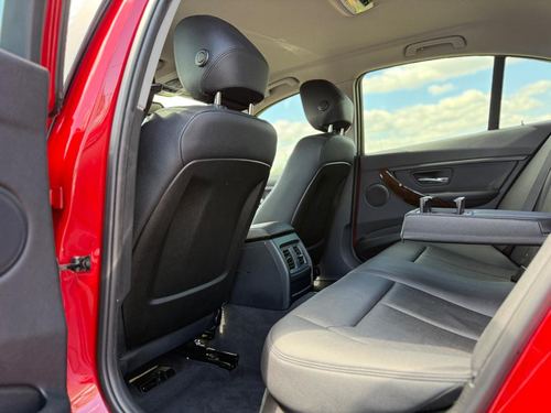 2015 BMW 320i — photo 28