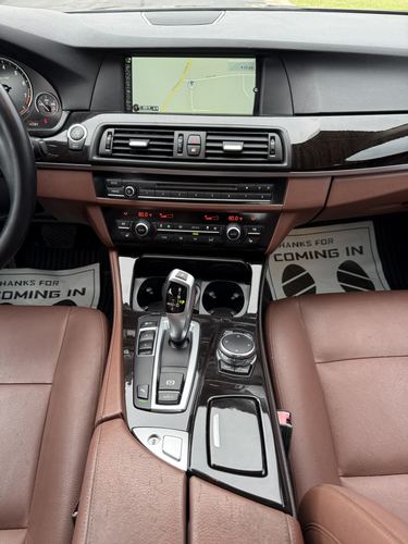 2015 BMW 528 — photo 32