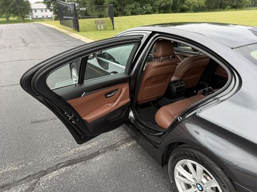2015 BMW 528 — photo 38