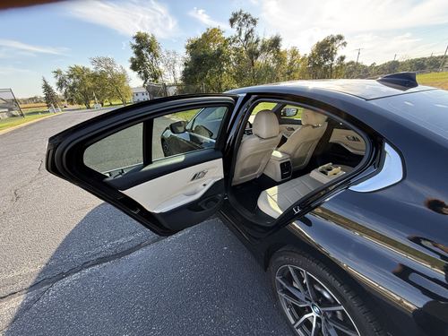 2019 BMW 330 — photo 34