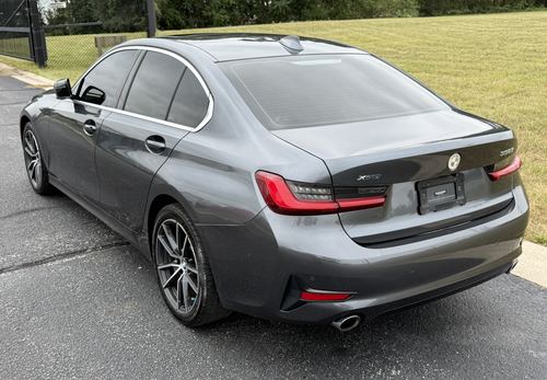 2019 BMW 330 — photo 11
