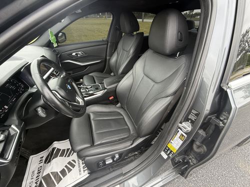 2019 BMW 330 — photo 28
