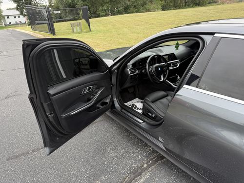 2019 BMW 330 — photo 30