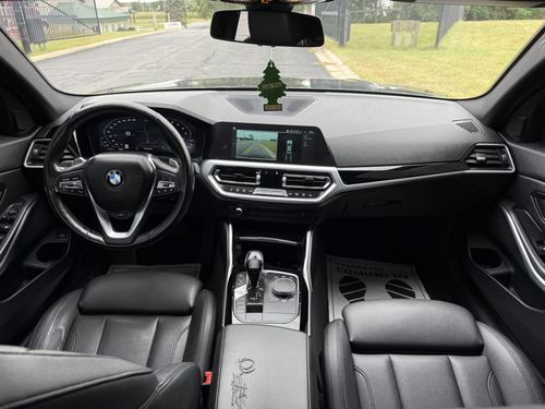 2019 BMW 330 — photo 33