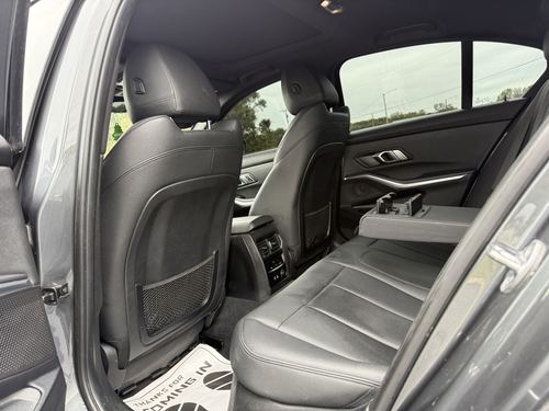 2019 BMW 330 — photo 37