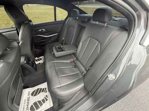 2019 BMW 330 — photo 38