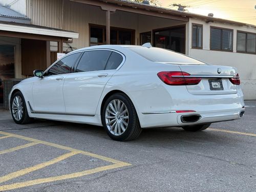 2016 BMW 740 — photo 7
