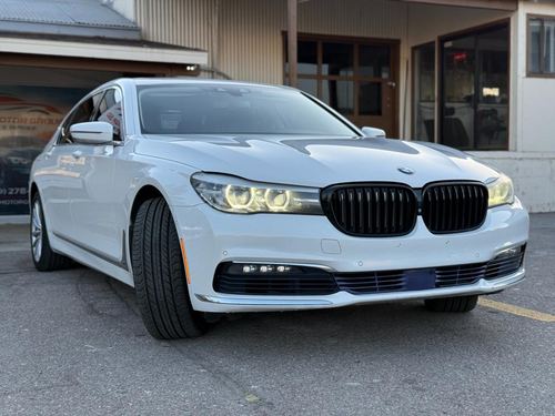2016 BMW 740 — photo 14