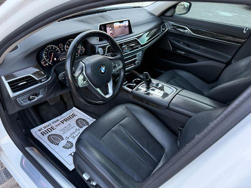 2016 BMW 740 — photo 20