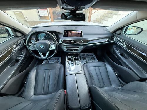 2016 BMW 740 — photo 26