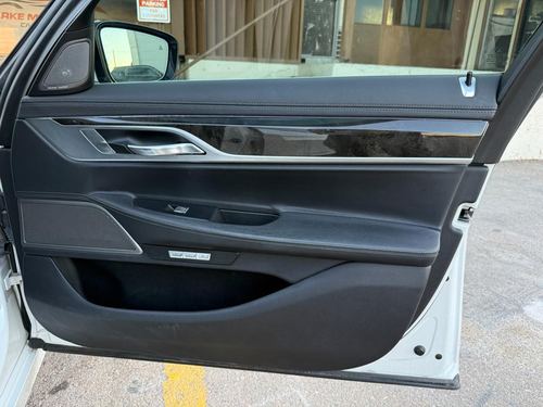 2016 BMW 740 — photo 29