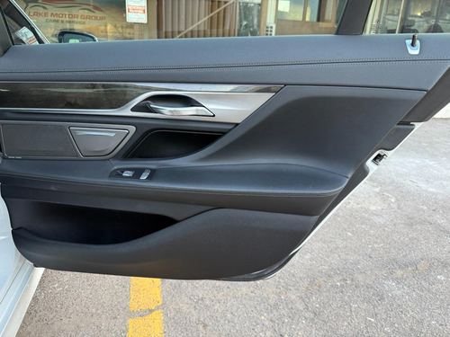 2016 BMW 740 — photo 31