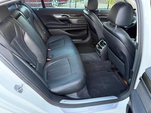 2016 BMW 740 — photo 33