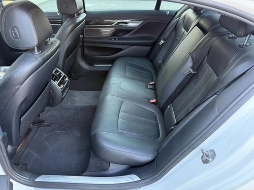 2016 BMW 740 — photo 37