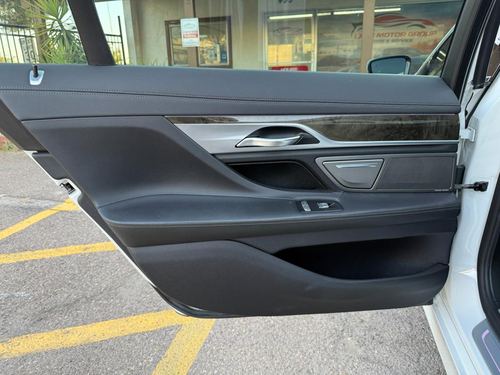 2016 BMW 740 — photo 39
