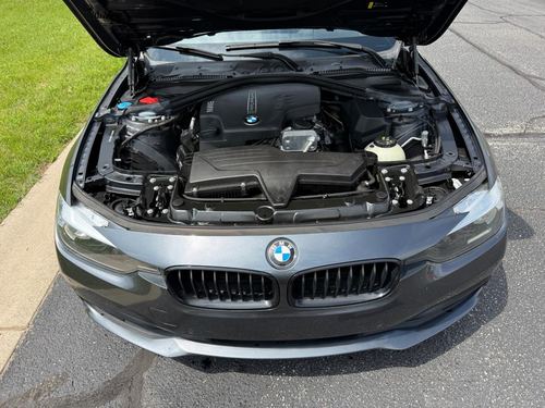 2017 BMW 320i — photo 3