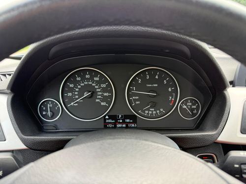 2017 BMW 320i — photo 17