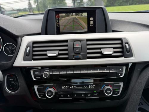 2017 BMW 320i — photo 20