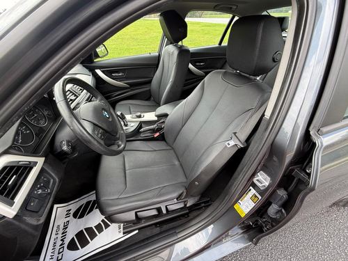 2017 BMW 320i — photo 25