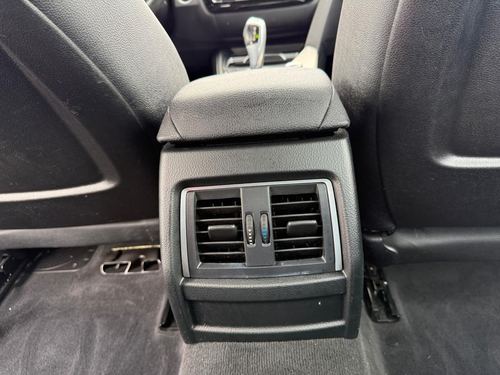 2017 BMW 320i — photo 29