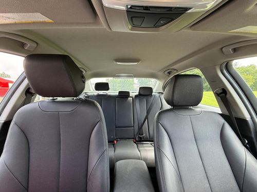 2017 BMW 320i — photo 38