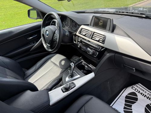 2017 BMW 320i — photo 40