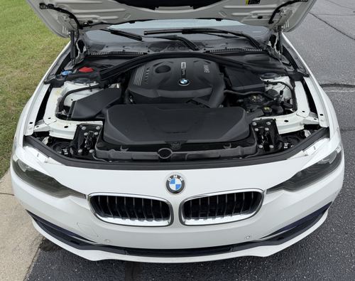 2017 BMW 330 — photo 32