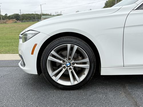 2017 BMW 330 — photo 12