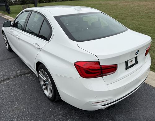 2017 BMW 330 — photo 7