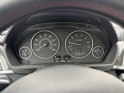 2017 BMW 330 — photo 24