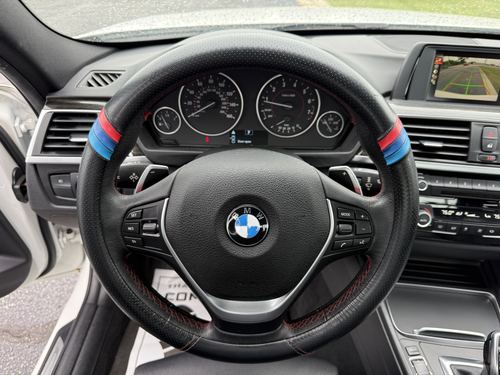 2017 BMW 330 — photo 15