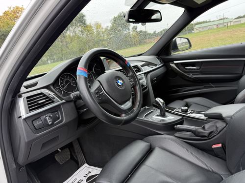 2017 BMW 330 — photo 16