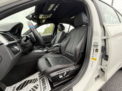 2017 BMW 330 — photo 18