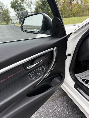 2017 BMW 330 — photo 29