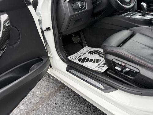 2017 BMW 330 — photo 31