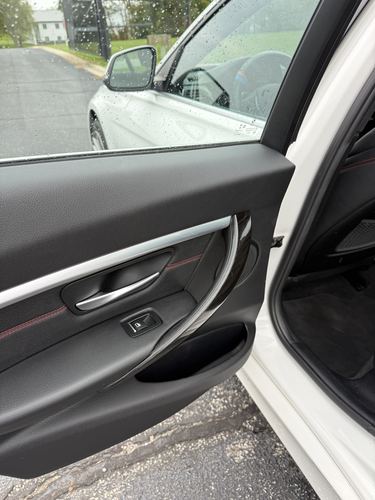 2017 BMW 330 — photo 30